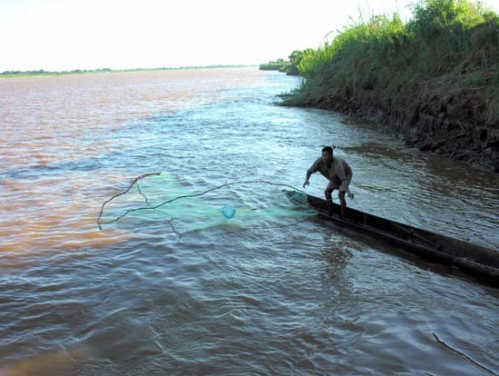 0739_la traversée de la Tsiribihina à Belo